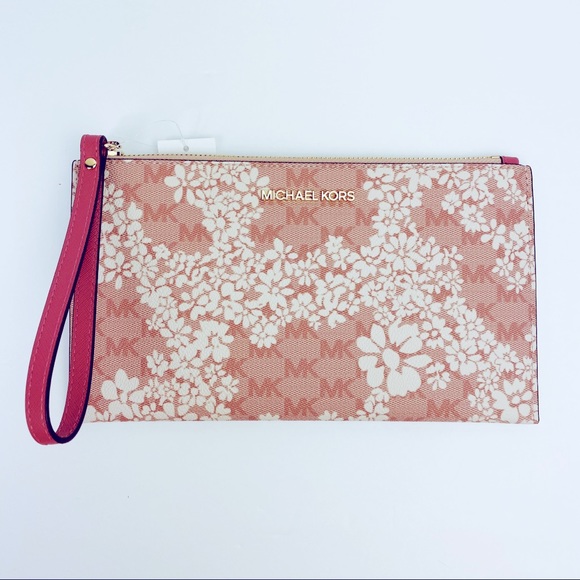 MICHAEL Michael Kors Handbags - NWT Michael Kors Jetset Wristlet